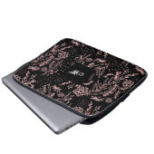 Mit Monogramm Rose Schwarzes Botanisches Muster Laptopschutzhülle (Vorne Knopf)