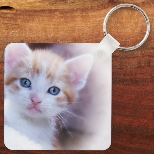 Mit Monogramm Rot und Schwarz Buffalo Kariertes Fo Schlüsselanhänger (Rückseite)