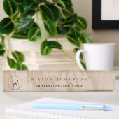 Mit Monogramm rustikale Holztextur Elegantes Skrip Namensplakette