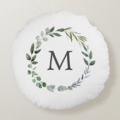 Mit Monogramm Sage Green Blätter Grünfläche Kranz Rundes Kissen (Rückseite)