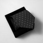Mit Monogramm Schwarz Krawatte<br><div class="desc">Mit unserem Mit Monogramm Black Neck Tie klettern! Diese schlichte und stilvolle Krawatte fügt jedem Outfit eine Touch von Eleganz hinzu. Personalisieren Sie Ihre Initialen für ein individuelles Aussehen. Ideal für Hochzeiten,  Geschäftstreffen oder andere Feierlichkeiten. Erhöhen Sie Ihr Ensemble mühelos!</div>
