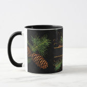 Mit Monogramm Schwarz-Pine-Cone-Holz Thema Tasse (Links)