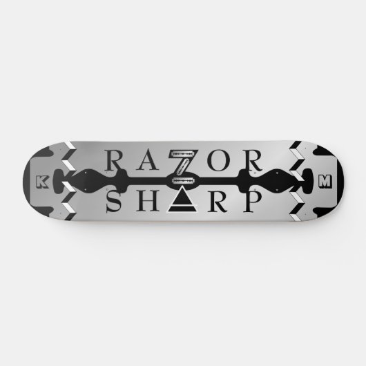 Mit Monogramm Schwarz-Silber-Razor-Sharp-Skateboar Skateboard (Horizontal)
