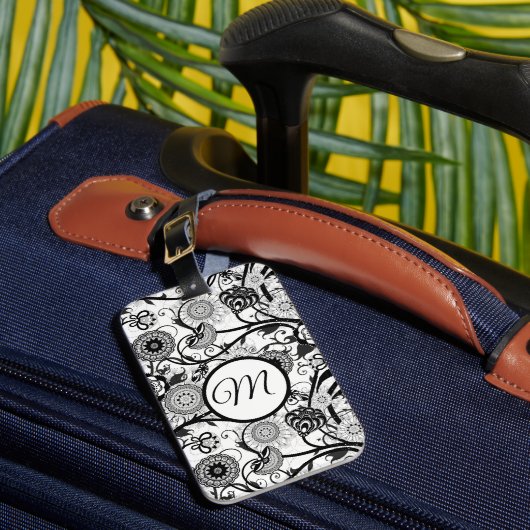 Mit Monogramm Schwarz-Weiß-Blüten-Abstrakt Gepäckanhänger (Vorderseite Insitu 1)