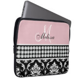 Mit Monogramm schwarzer Damast Druckdiamant-Rosa Laptopschutzhülle (Vorne Rechts)
