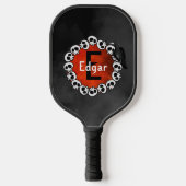 Mit Monogramm schwarzer Raven und Burnt Orange Moo Pickleball Schläger (Vorderseite)