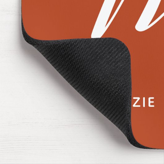 Mit Monogramm Script Letter M Burnt Orange Mousepad (Ecke)