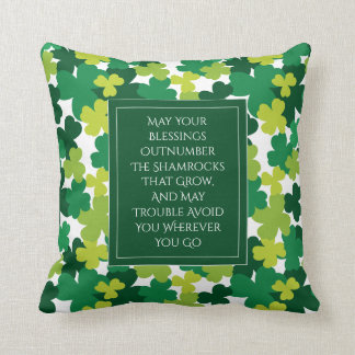 Mit Monogramm St. Patrick's Day mit irischem Segen Kissen