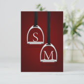 Mit Monogramm Stirrup Irons Dark Red Equestrian Dankeskarte (Stehend Vorderseite)