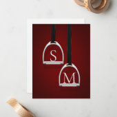 Mit Monogramm Stirrup Irons Dark Red Equestrian Mitteilungskarte (Vorderseite/Rückseite Beispiel)
