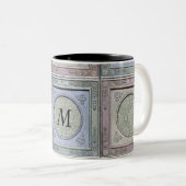 Mit Monogramm Tasse von gestylten Rahmen (VorderseiteRechts)