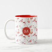 Mit Monogramm tropisches Rosa Flamingo Zweifarbige Tasse (Links)