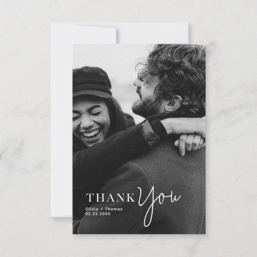 Mit Monogramm Typografie Script Foto Hochzeit Dankeskarte (Vorderseite)