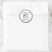 Mit Monogramm Verheirateter Name, Peach, Navy Blue Runder Aufkleber (Tasche)