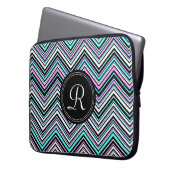 Mit Monogramm weibliches Stammmuster Zickzack Laptopschutzhülle (Vorderseite Links)