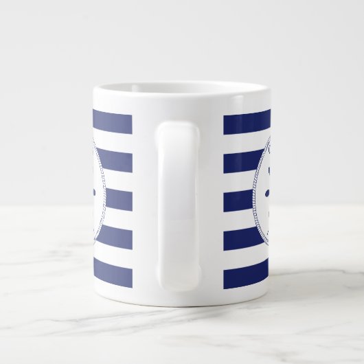 Mit Monogramm "Wheel Blue Stripe" des Schiffskapit Jumbo-Tasse (Rückseite)