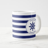 Mit Monogramm "Wheel Blue Stripe" des Schiffskapit Jumbo-Tasse (Vorderseite Rechts)