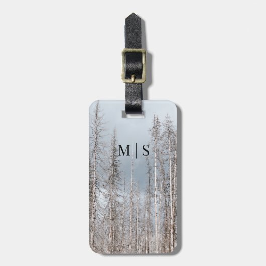 Mit Monogramm Winterbäume auf hellblauem Himmel Gepäckanhänger (Vorderseite vertikal)