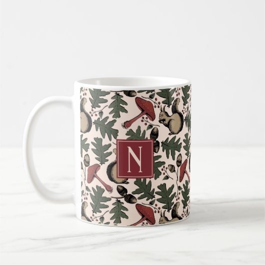 Mit Monogramm Winterwäldchen-Eichhörnchen und Pilz Kaffeetasse (Links)