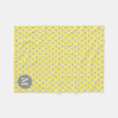 Mit Monogramm Yellow Greonds Ikat Pattern Fleecedecke (Vorderseite (Horizontal))
