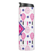 Mit Name und Initial, rosa und lila Tennisschläger Thermosbecher (Nach rechts gedreht)