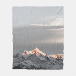 MIT SCHNEE BEDECKTE BERGE FLEECEDECKE