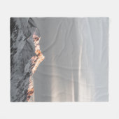 MIT SCHNEE BEDECKTE BERGE FLEECEDECKE (Vorderseite (Horizontal))