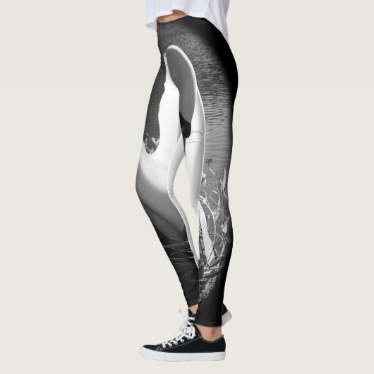 Mit stilisiertem Schwanschwarzweiss-bild Leggings (Links)