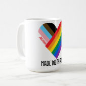 Mit Stolz gefertigt Regenbogen-Herz Custom Modern Kaffeetasse (Vorderseite Links)
