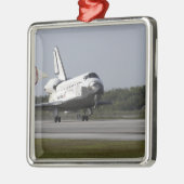 Mit ungefurchter Schleppleitung Ornament Aus Metall (Links)