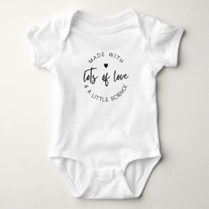 Mit viel Liebe gefertigtes IVF-Baby Baby Strampler