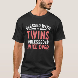 Mit Zwillingen gesegnet Zweimal gesegnete Zwilling T-Shirt