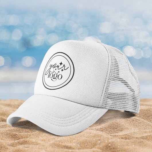 Mitarbeiter der Firma für kundenspezifische Logos Truckerkappe