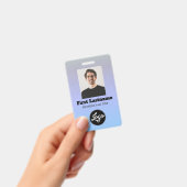 Mitarbeiter-Foto-Barcode-Logo-Name-Gradient-Abzeic Ausweis (Handheld)