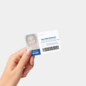 Mitarbeiter große Foto-ID und Strichcode dunkelbla Ausweis (Handheld)