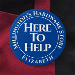 Mitarbeiter hier zum Abzeichen "Hilfe" Button<br><div class="desc">Hier können Sie Mitarbeiter einkaufen,  um dem Abzeichen zu helfen. Ein Abzeichen für Shopangestellte oder Shopangestellte. Ändern Sie den Wortlaut in Ihre Geschäftsdetails. Abzeichen des Assistenten. Abzeichen des offiziell Store Assistant. Kann ich helfen? Weiße Formulierung auf blauem Hintergrund.</div>