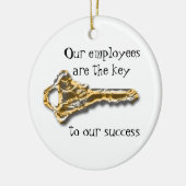 Mitarbeiter-Wertschöpfungsarbeit dank Geschäft Keramik Ornament (Links)