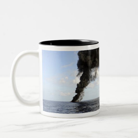 Mitglieder der US-Küstenwache Zweifarbige Tasse (Links)