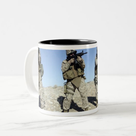 Mitglieder des militärischen Übergangsteams Zweifarbige Tasse (Vorderseite Links)