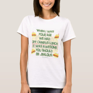 Mittagessen außerhalb des Campus Teenager-Nostalgi T-Shirt