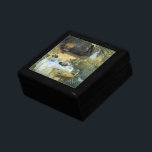 Mittagessen von Claude Monet, Vintager Impressioni Geschenkbox<br><div class="desc">Das Luncheon (1876) von Claude Monet ist ein Vintager Impressionismus, ein Kunstgemälde mit einem Picknick im Garten im Frühjahr und einem Nachmittagstee. Ein Kind spielt leise mit Spielzeug auf dem Boden. Über den Künstler: Claude Monet (1840-1926) war Gründer der französischen impressionistischen Malerei, wobei die meisten seiner Gemälde "en plein air"...</div>