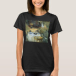 Mittagessen von Claude Monet, Vintager Impressioni T-Shirt<br><div class="desc">Das Luncheon (1876) von Claude Monet ist ein Vintager Impressionismus, ein Kunstgemälde mit einem Picknick im Garten im Frühjahr und einem Nachmittagstee. Ein Kind spielt leise mit Spielzeug auf dem Boden. Über den Künstler: Claude Monet (1840-1926) war Gründer der französischen impressionistischen Malerei, wobei die meisten seiner Gemälde "en plein air"...</div>