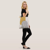 Mitte Jahrhundert Linienkunst mit Senf-Farbbogen Tasche (Am Model)