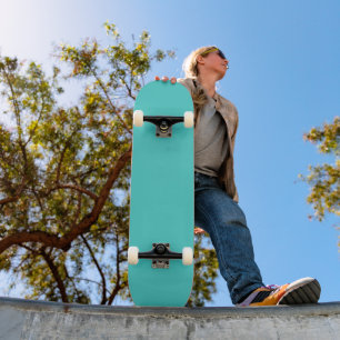 Mittel Türkis Einfarbig Hintergrund Skateboard