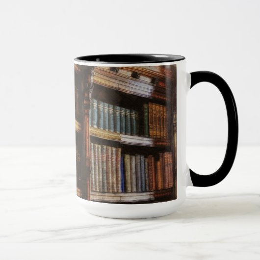 Mittelalterliche Bibliothek und Bücher des Antiqui Tasse (Rechts)
