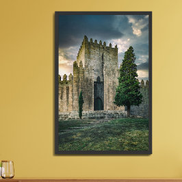 Mittelalterliche Burg von Guimaraes, Portugal. Poster