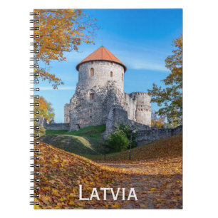 Mittelalterliche Burg von Wald umgeben Notizblock