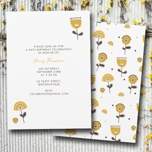 Mittelalterliche Moderne Gelbe Blüte Geburtstag Einladung