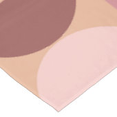 Mittelalterliche Moderne Muster Peach Fuzz Tischdecke (Schrägansicht)