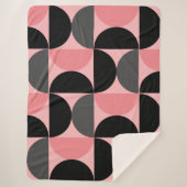 Mittelalterliche Moderne rosa schwarz und grau Sherpadecke (Vorderseite)